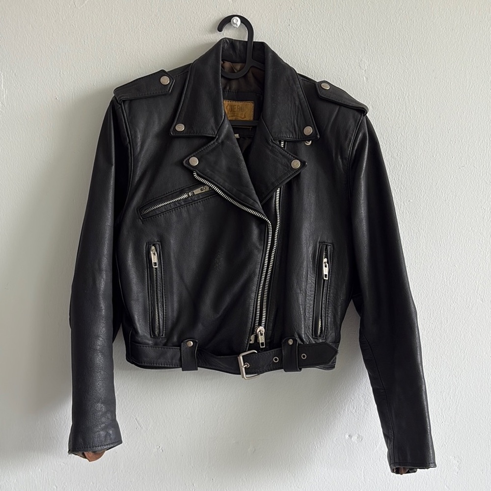 Vintage Classic Black Leather Jacket 90’s